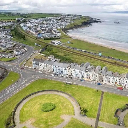 1 Dunluce Park - Portrush By The Sea Appartement Buitenkant foto