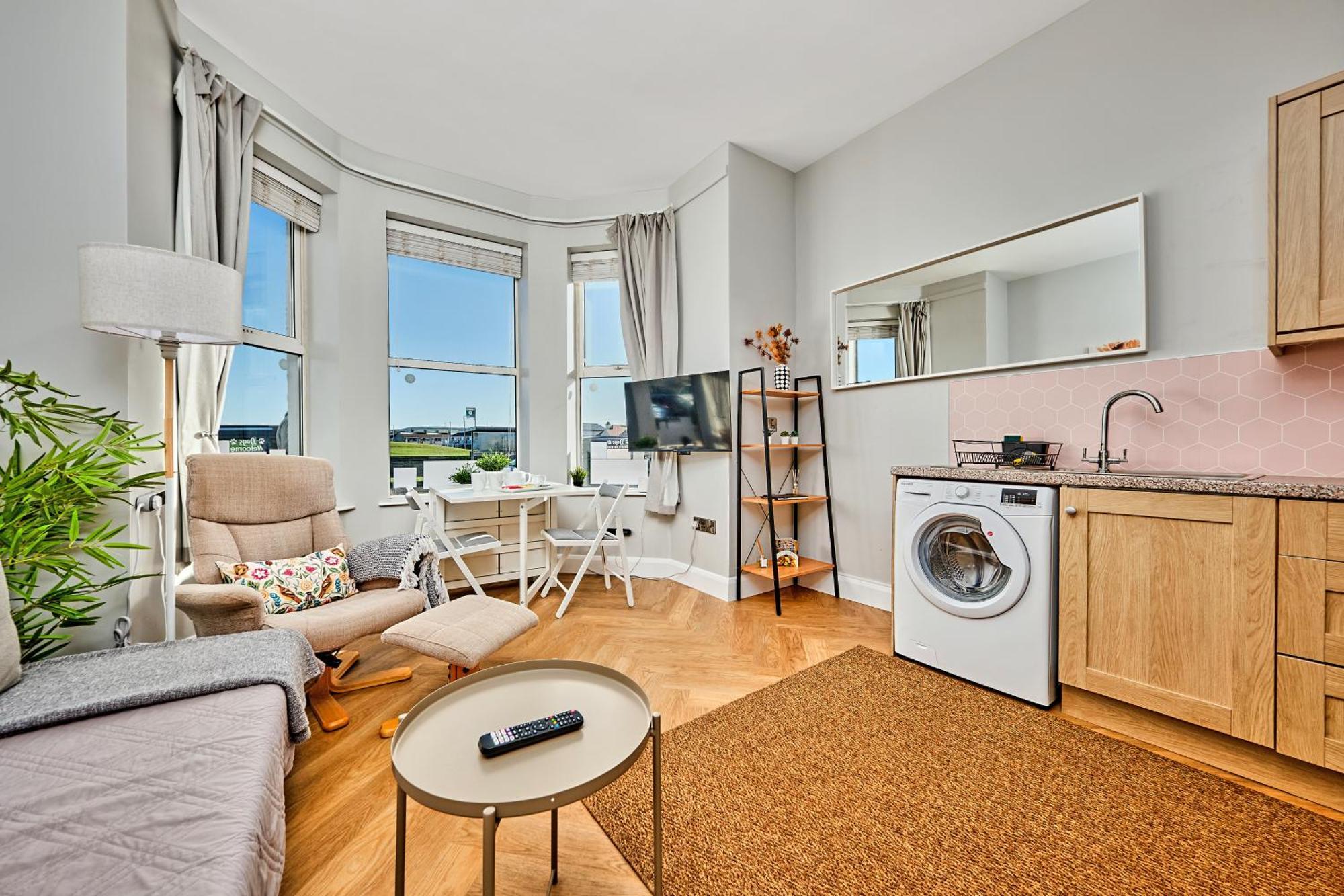 1 Dunluce Park - By The Sea