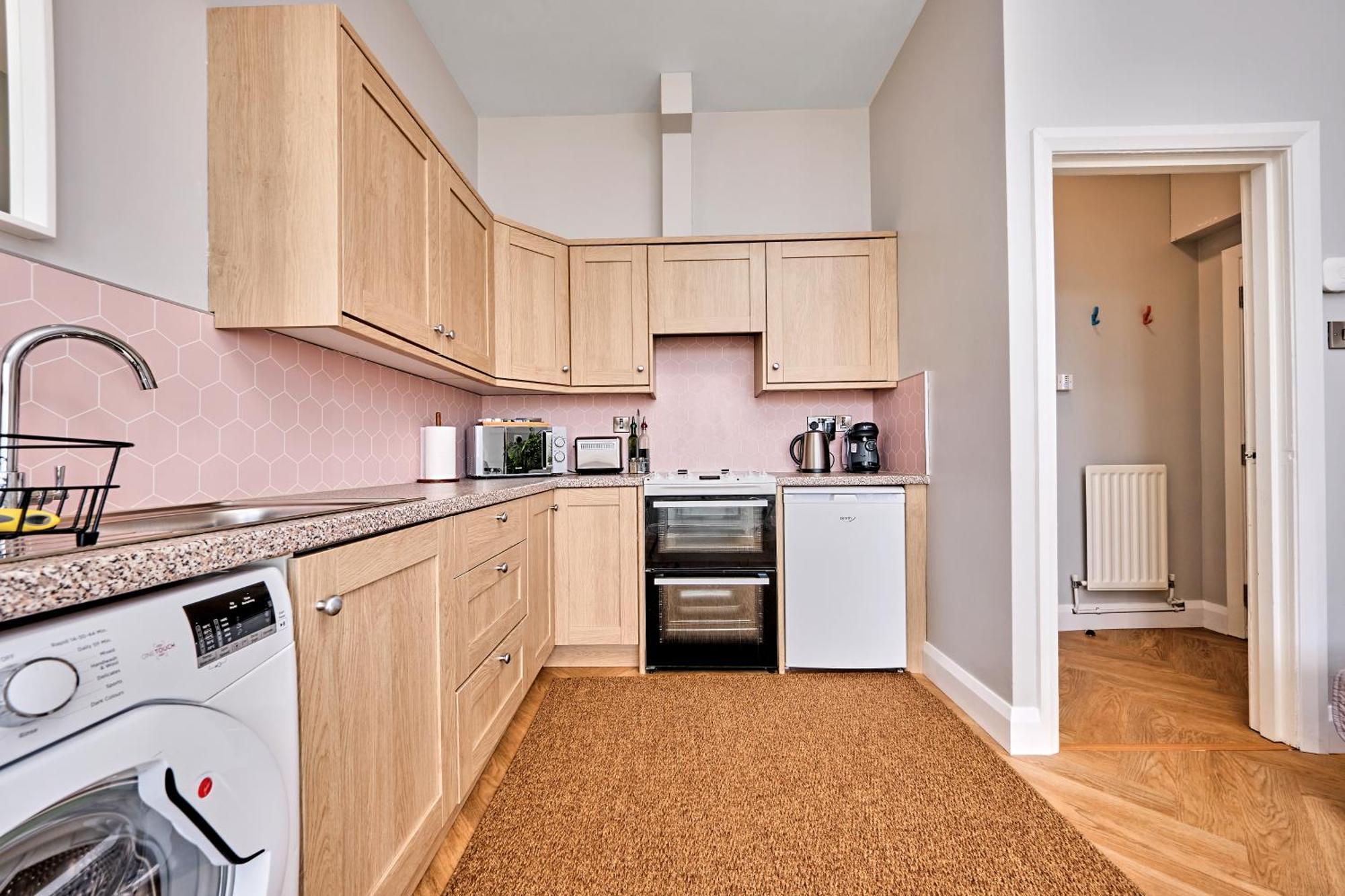 1 Dunluce Park - By The Sea Apartment *